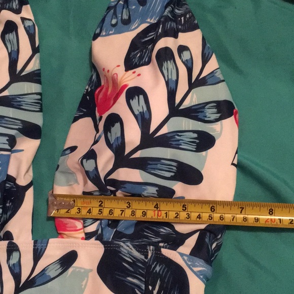 Women’s Backless High Waisted Swimsuit - Picture 5 of 8